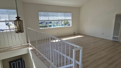 15810 Normandie Ave, Unit Apt 2 in Gardena, CA - Foto de edificio - Building Photo