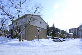 2-10 Stonehill Ct in Toronto, ON - Building Photo - Building Photo