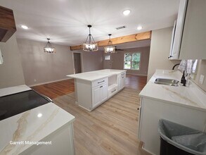 707 W 4th St in Lampasas, TX - Building Photo - Building Photo