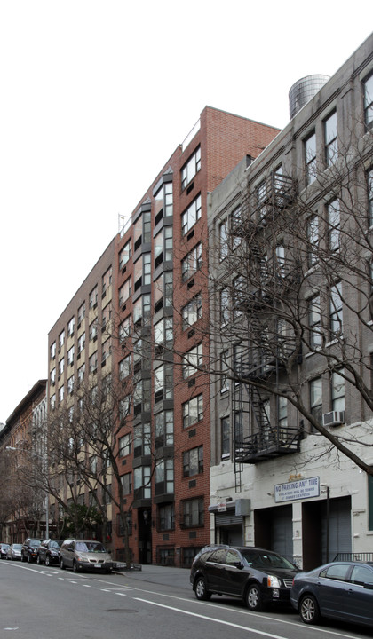 423 East 90th Street in New York, NY - Foto de edificio