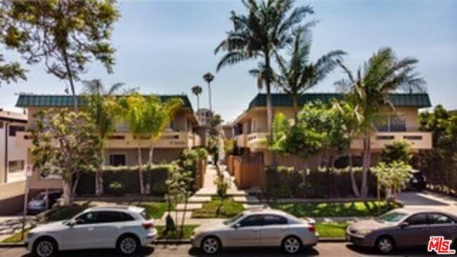 3557 Jasmine Ave, Unit #8 in Los Angeles, CA - Foto de edificio - Building Photo