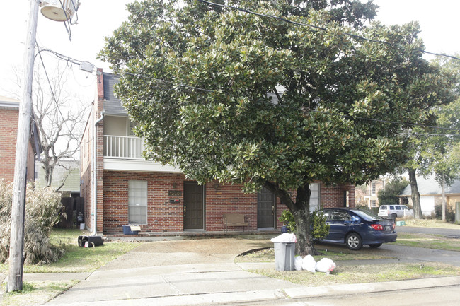 1320-1322 Carrollton Ave in Metairie, LA - Foto de edificio - Building Photo