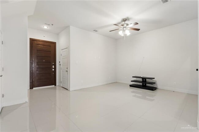 16 L S Rd in McAllen, TX - Building Photo - Building Photo