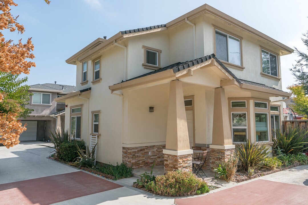 1236 Poplar Ave in Sunnyvale, CA - Foto de edificio