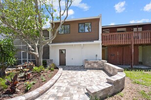 2107 2nd St S in Jacksonville Beach, FL - Building Photo