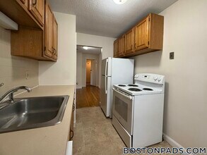 11 Brattle St in Arlington, MA - Building Photo - Building Photo