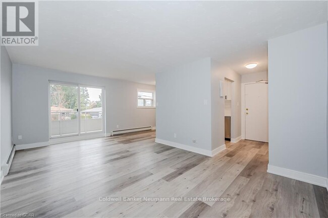 10-210 Glenbrook Dr in Guelph, ON - Building Photo - Building Photo