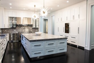 37 Sears Rd, Unit 1 in Brookline, MA - Building Photo - Building Photo