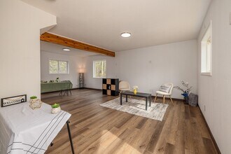 5005 E Big Rock Dr in Wasilla, AK - Building Photo - Building Photo