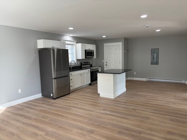 1123 Main St, Unit 2 in Old Town, ME - Foto de edificio - Building Photo