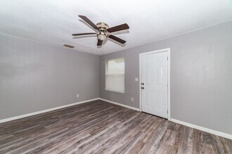 510 Bee St in San Antonio, TX - Building Photo - Building Photo