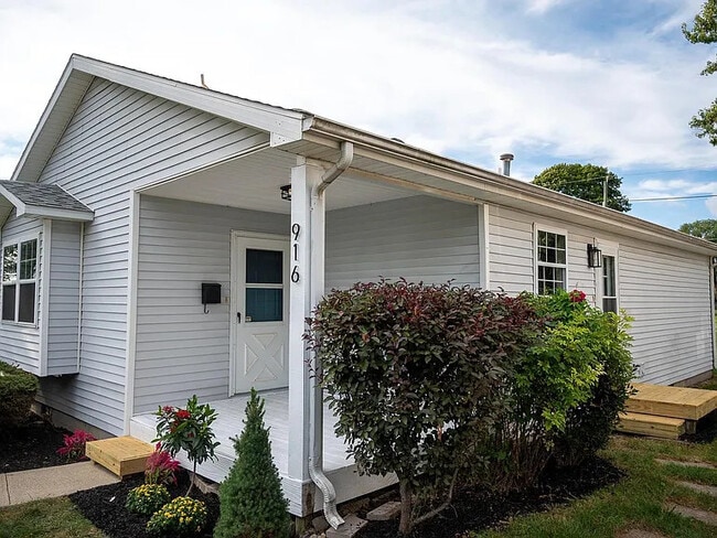916 E Dixon St in Kokomo, IN - Building Photo - Building Photo