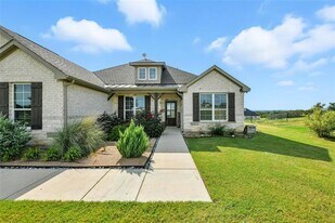 1089 Flagstone Dr in Weatherford, TX - Building Photo
