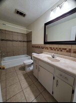 7455 Calder Ave in Beaumont, TX - Building Photo