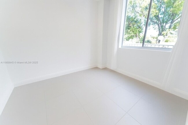 541 NW 33rd St in Miami, FL - Building Photo - Building Photo