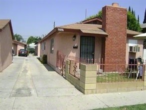 6727 Perry Rd in Bell Gardens, CA - Building Photo - Building Photo