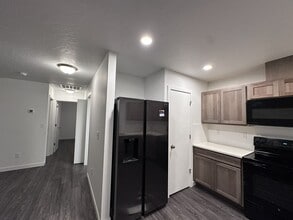 275 Stockton Ave in Umatilla, OR - Foto de edificio - Building Photo