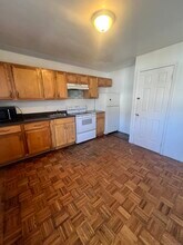 76 Angel Dr in Waterbury, CT - Building Photo - Building Photo