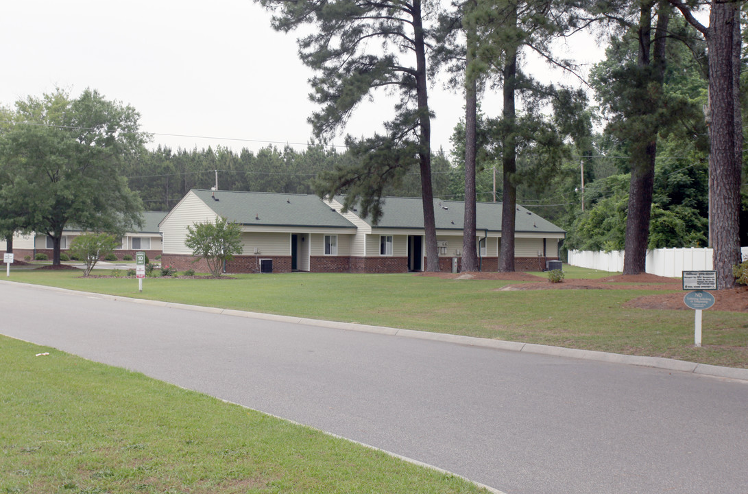 Live Oak Estates in Laurinburg, NC - Building Photo