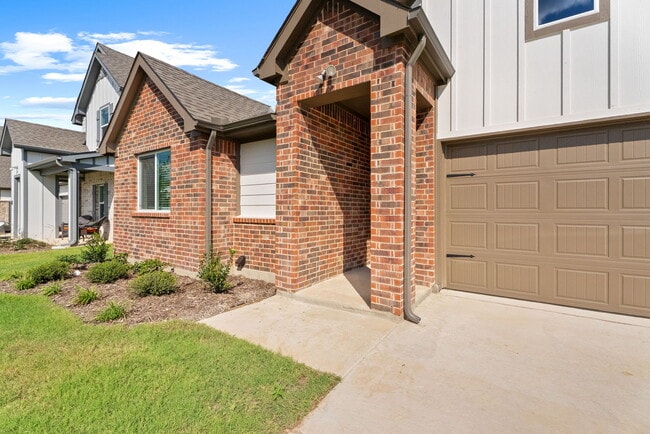 6044 Freedom Dr in Lindale, TX - Building Photo - Building Photo