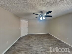 3390 Shalimar Cir in Deltona, FL - Foto de edificio - Building Photo