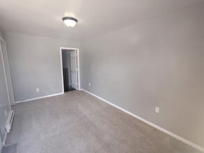 1807 Meridian St in Anderson, IN - Foto de edificio - Building Photo