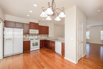 322 Linden Park Ln in Cary, NC - Building Photo - Building Photo