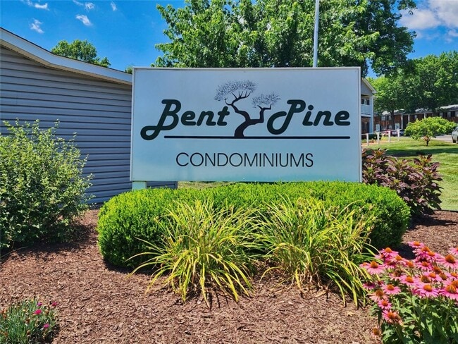9608 Bent Pine Dr in Sappington, MO - Building Photo - Building Photo