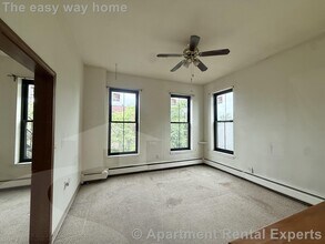 247 Pearl St in Somerville, MA - Building Photo - Building Photo