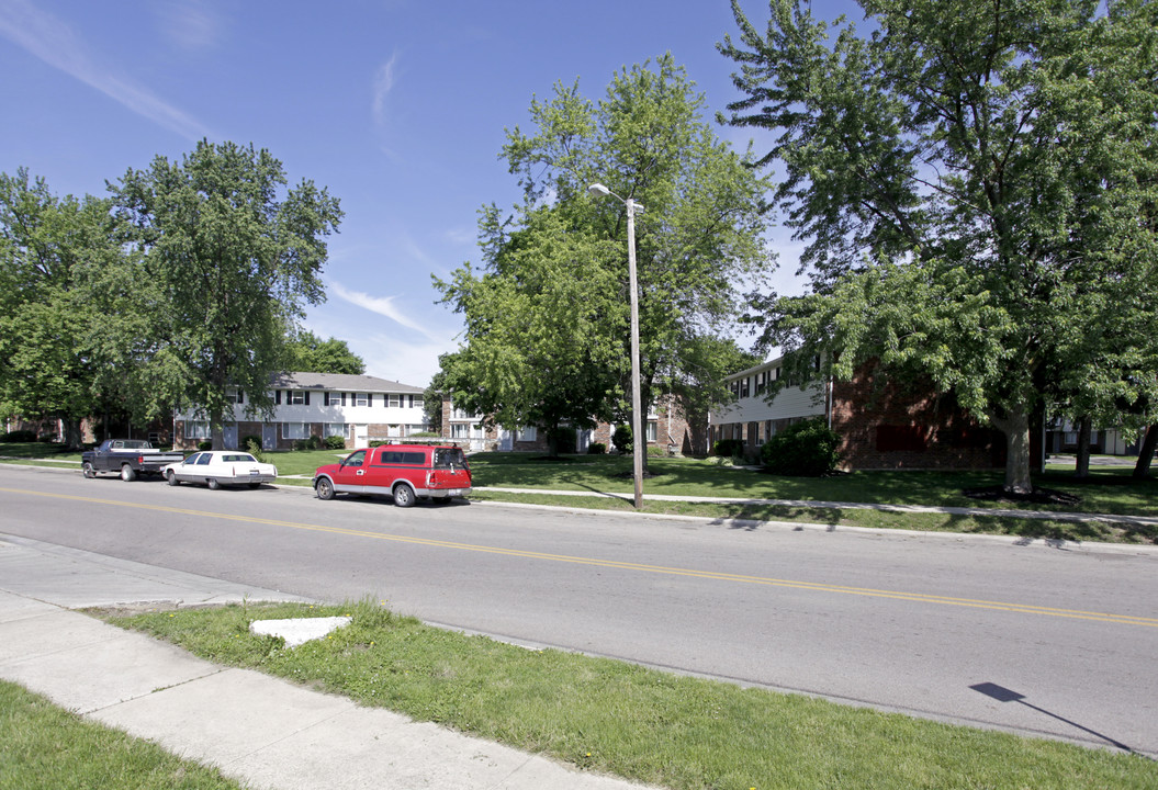 4984-5006 Medfield Way in Columbus, OH - Building Photo