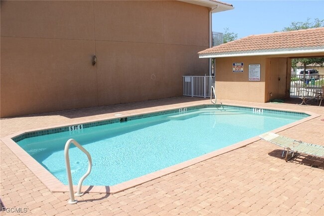 property at 607 SE 13th Pl