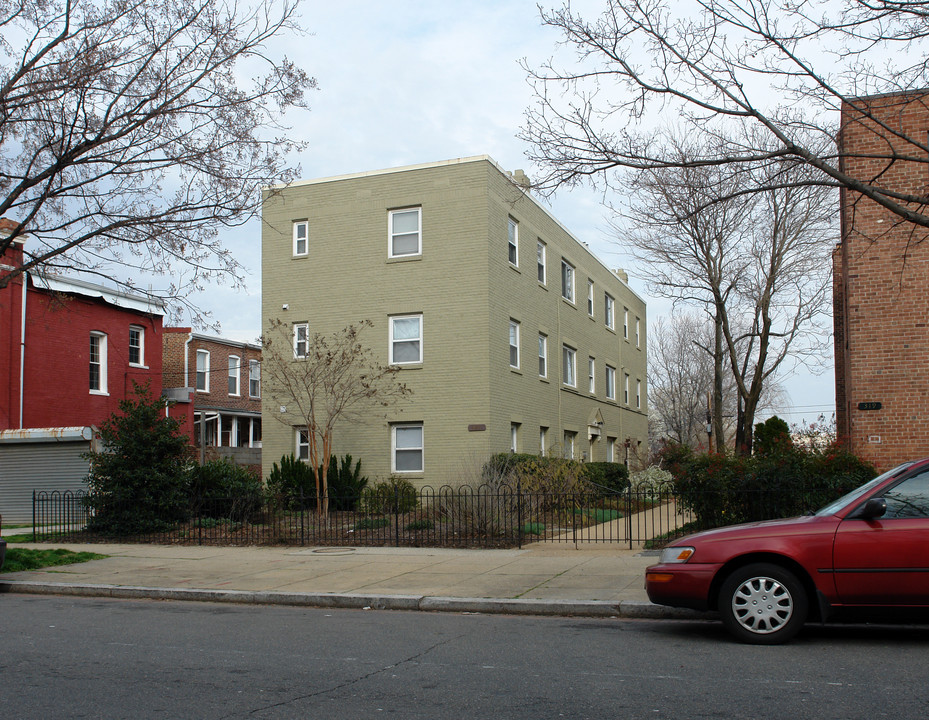 321 12th St NE in Washington, DC - Building Photo