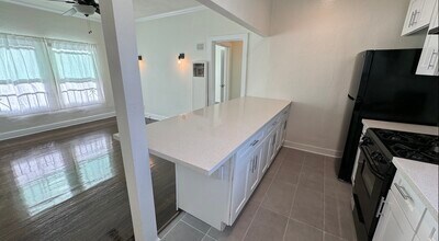 138 Olive St, Unit 131G in Glendale, CA - Building Photo - Building Photo