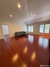 108 Comstock Hill Ave in Norwalk, CT - Building Photo - Building Photo