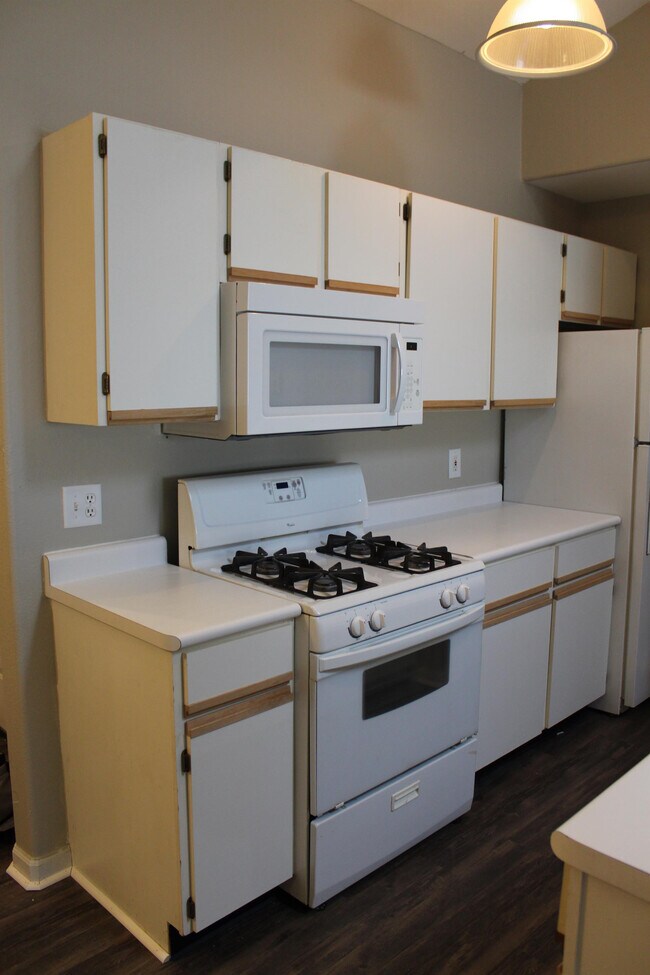 1101 Linden Ln-Unit -1043 - UPG in Toledo, OH - Building Photo - Building Photo