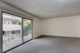 265 N Oakland Ave in Pasadena, CA - Building Photo - Building Photo