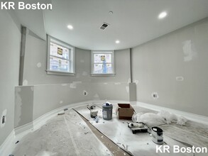 18 Mount Hood Rd in Boston, MA - Building Photo - Building Photo