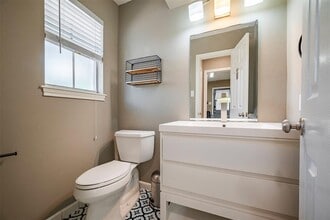 3831 Stillview Dr in Houston, TX - Foto de edificio - Building Photo