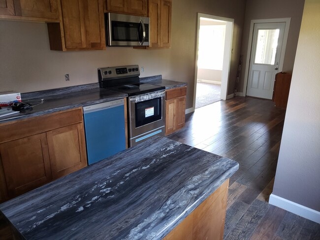 property at 502 N Mill St