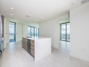 2000 Metropica Wy in Sunrise, FL - Building Photo - Building Photo