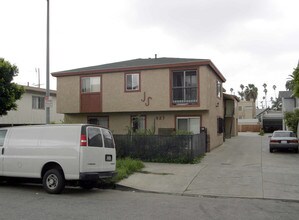 927 S Berendo St in Los Angeles, CA - Building Photo - Building Photo