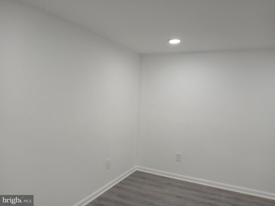 9155 Throgmorton Rd in Parkville, MD - Building Photo