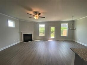 3831 Brookburn Pk in Gainesville, GA - Foto de edificio - Building Photo