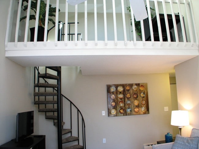 Ridgefield Apartments in Middletown, CT - Foto de edificio - Building Photo