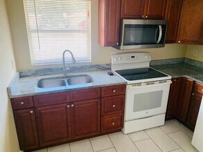 2480 Chestnut Woods Dr in Lakeland, FL - Building Photo - Building Photo