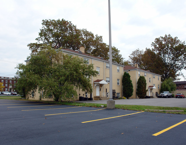 475-483 Gypsy Ln in Youngstown, OH - Building Photo - Building Photo