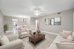 10033 64th Ave N in St. Petersburg, FL - Building Photo