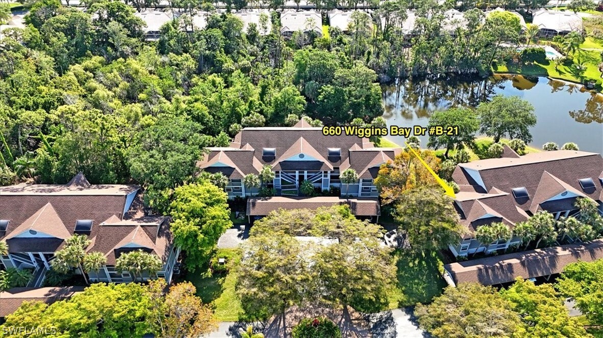 660 Wiggins Bay Dr in Naples, FL - Building Photo