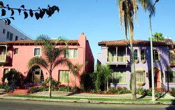 649 S Cochran Ave in Los Angeles, CA - Building Photo - Interior Photo