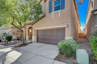 7629 Jasmine Falls Dr in Las Vegas, NV - Foto de edificio - Building Photo